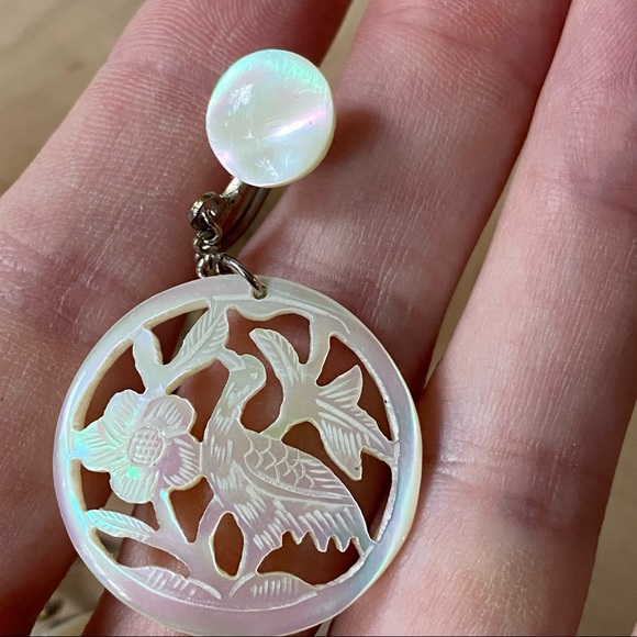 VTG- Carved MOP Bird of Paradise, Dangle & Drop Screw Backs- Carded - Picture 3 of 7